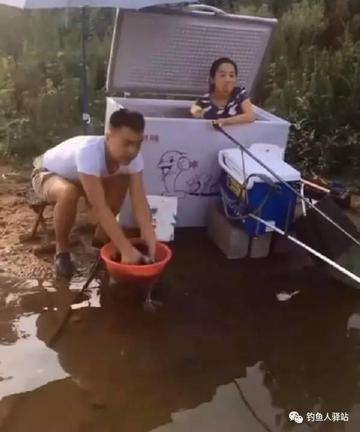 一年365天钓鱼的视频，我到底在看什么？